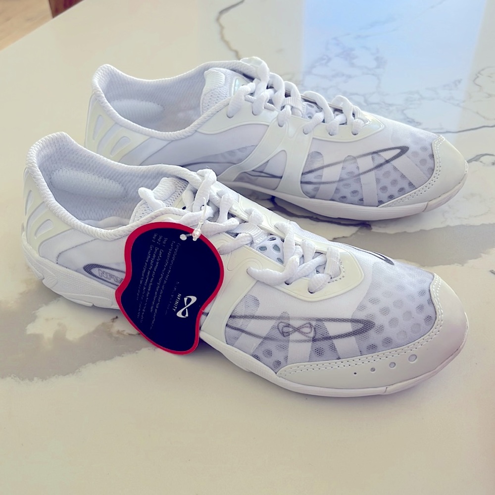 Nfinity Vengeance BRAND NEW cheer shoes size 7.0 women’s